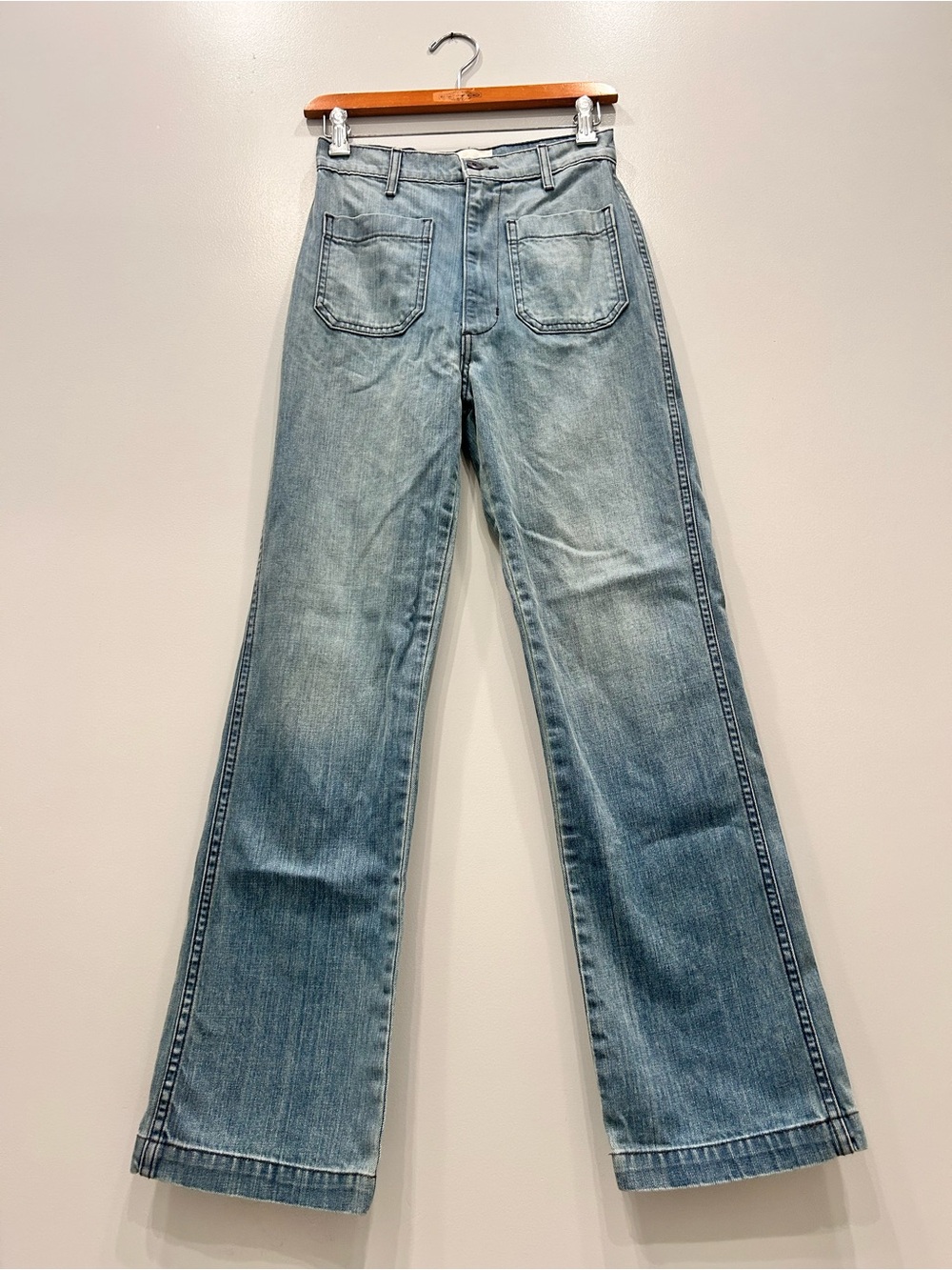 Doen Faded Light-Blue Wide Leg Jeans with Patch Back Pockets